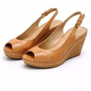 Stuart Weitzman Tan Patent Leather Slingback Wedge Sandals Peep Toe Size 5.5